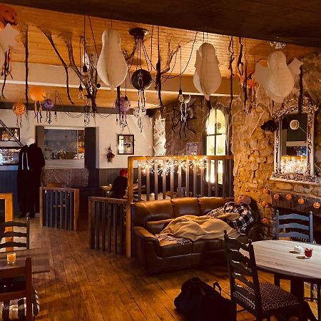Hotel The Welshman'S Arms à Pembroke Dock Extérieur photo